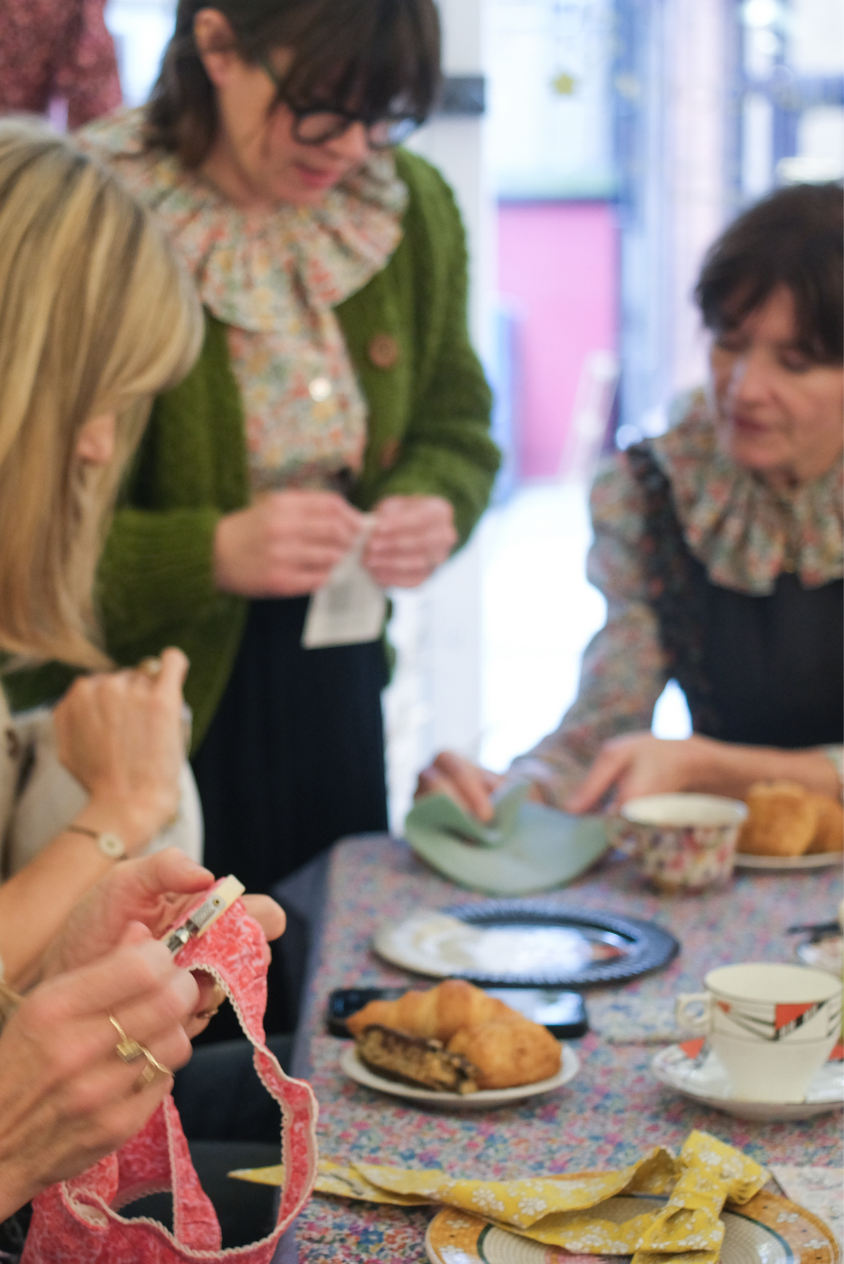 ABBIE WALSH CHRISTMAS EMBROIDERY WORKSHOP